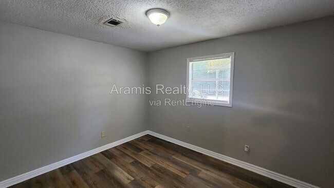 Building Photo - 3894 Cindy Dr