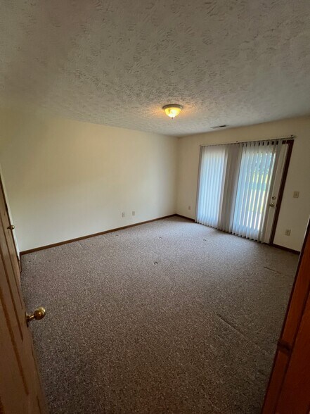 Building Photo - 1225 Sequoia Ct