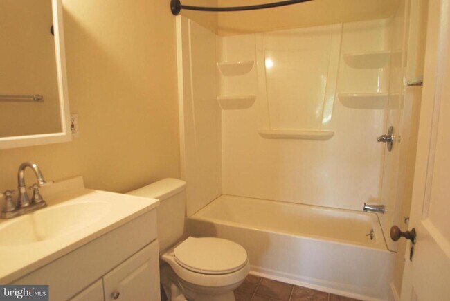 Building Photo - 23131 Oakham Farm Ln