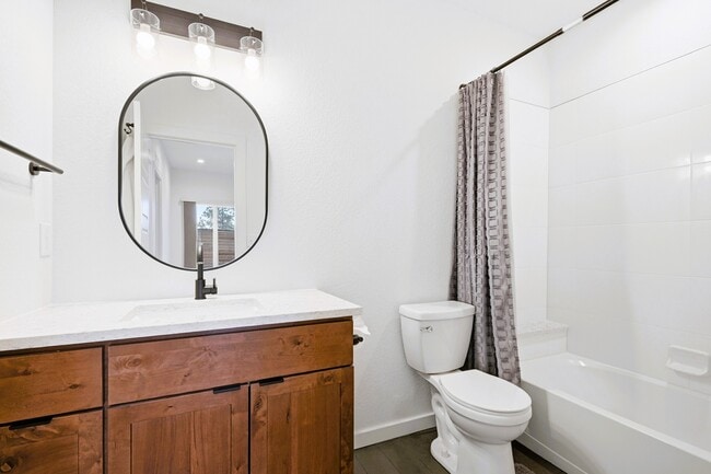 Building Photo - 191 Diamond Dr