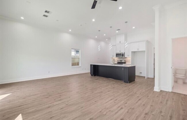 Building Photo - 4514 Galesburg St