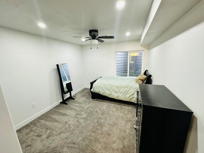 Building Photo - 6442 S Jordan Pkwy