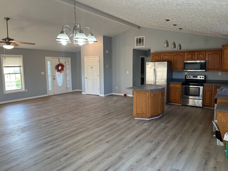 Building Photo - 13311 Bennettsville Rd