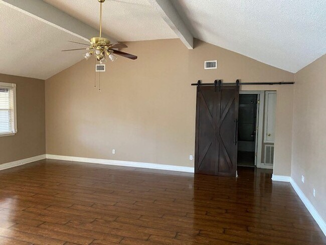 Building Photo - Lovely well cared for home on an extensive landscaped corner lot! Spacious family room with high ...