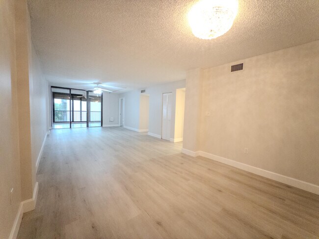 Building Photo - 2800 N 46th Ave