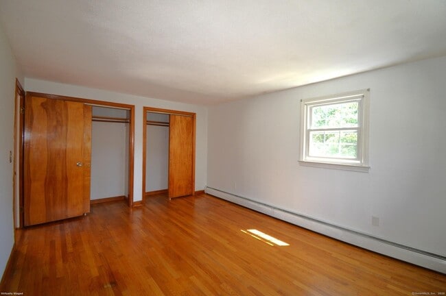 Building Photo - 18 Overbrook Rd