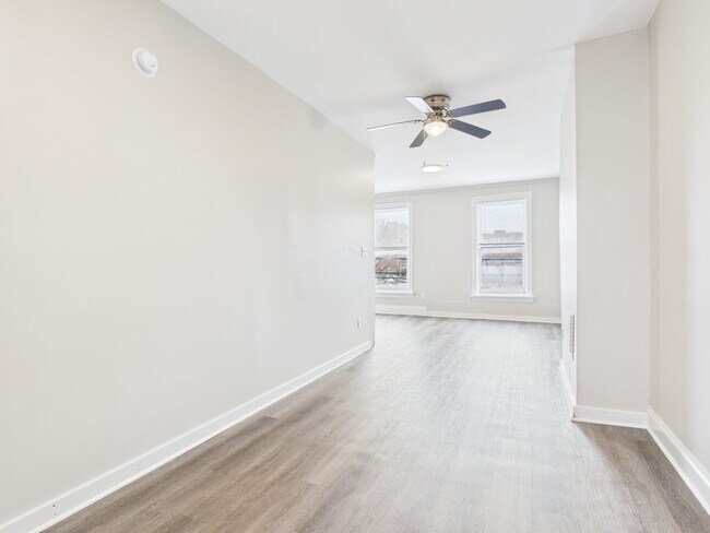 Building Photo - Spacious 4 Bedroom Single Family on Susquehanna St with Off Street Parking