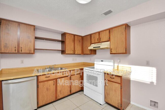 Building Photo - 19214 Cypress River Dr