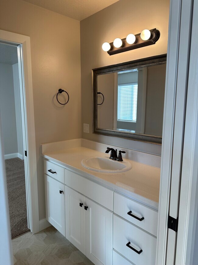 Building Photo - 3083 W 1750 S