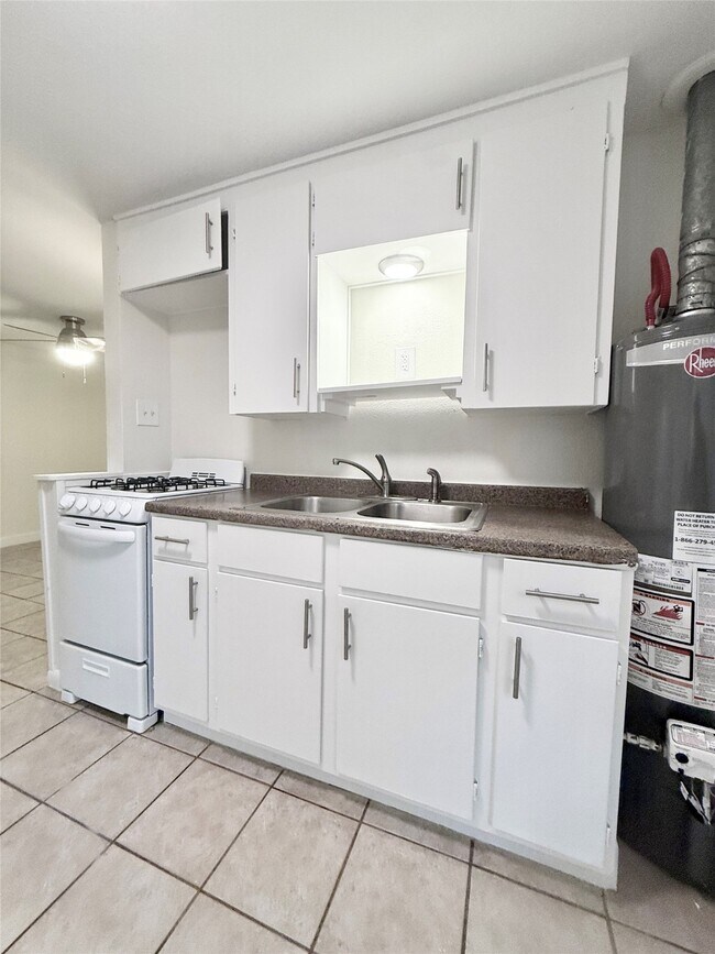 Building Photo - 2714 Carrolton St