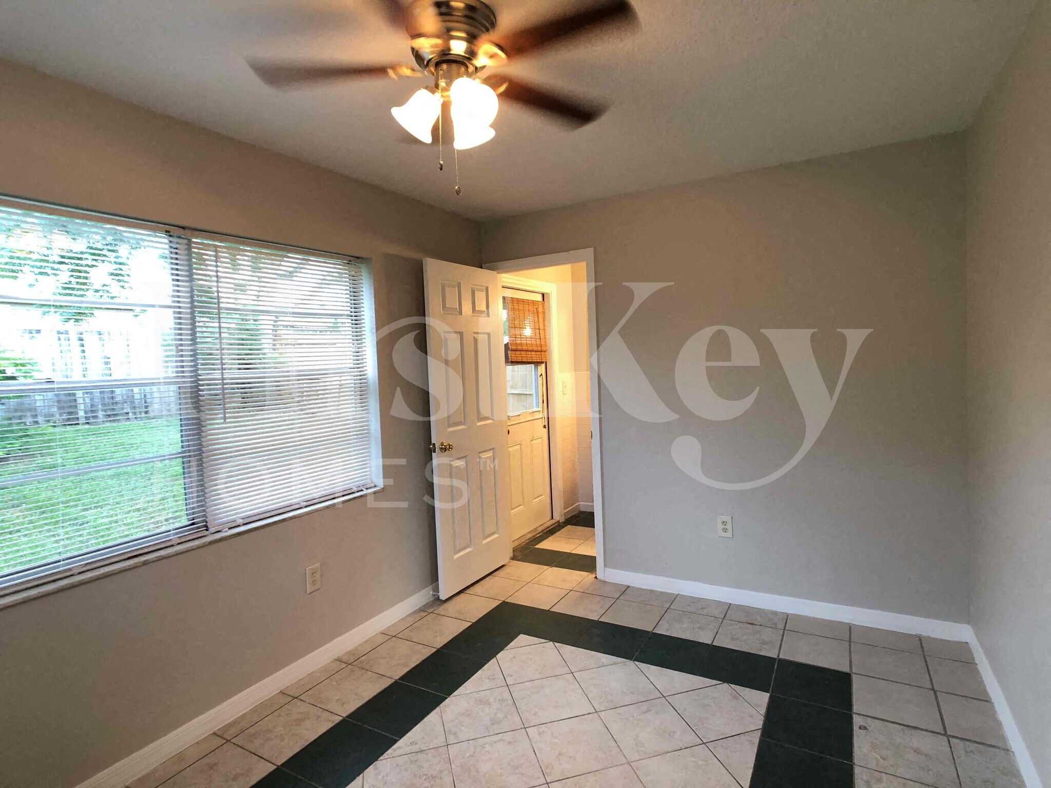 Building Photo - 3252 Peterborough St