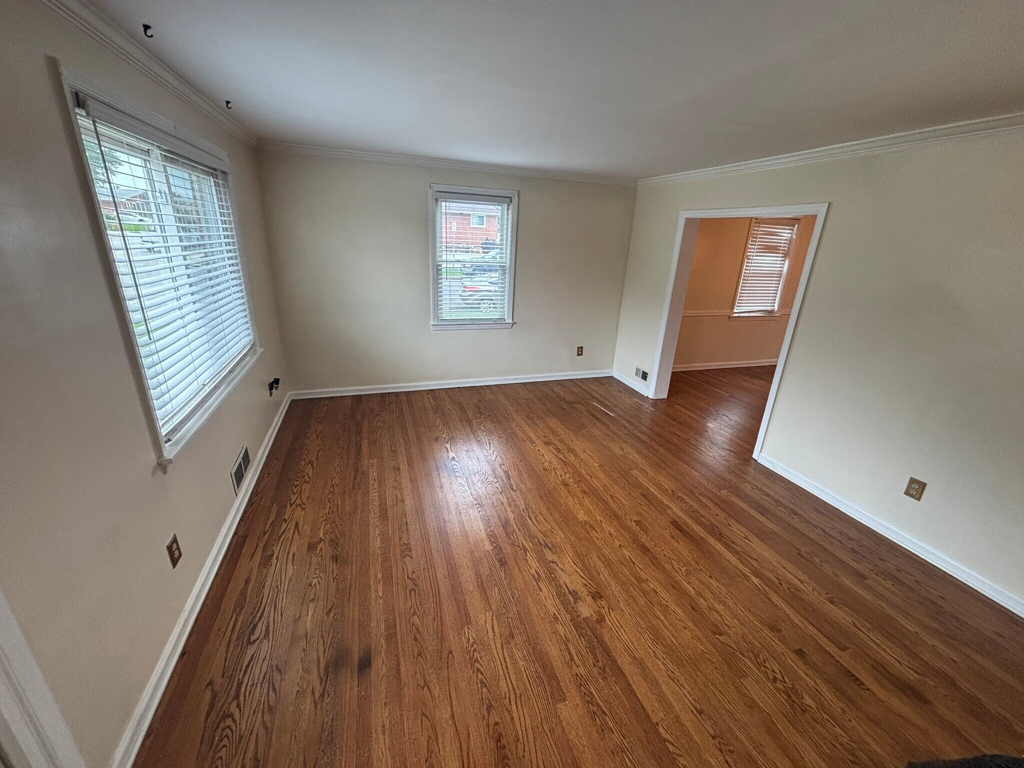Building Photo - 211 Lyndale Ave
