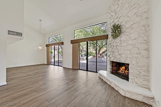 Building Photo - 3328 Plaza Del Paz