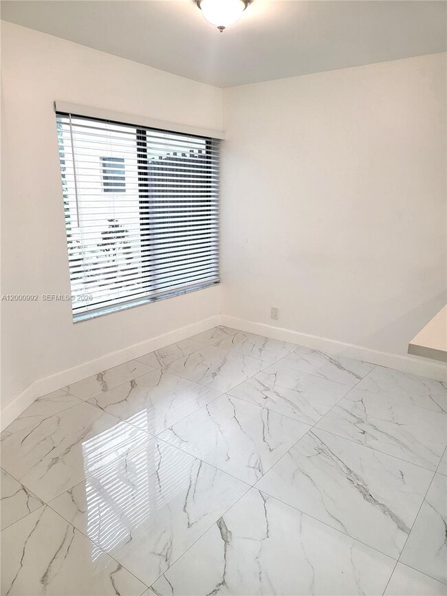 Building Photo - 9723 N New River Canal Rd