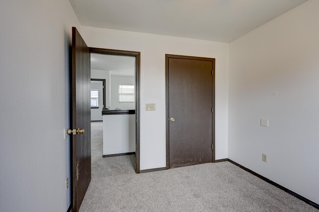 Building Photo - 717 N Walker St