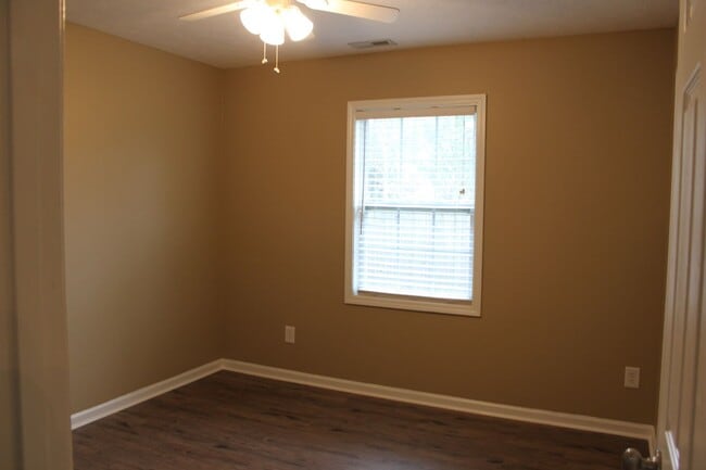 Building Photo - 220 Bear Trail
