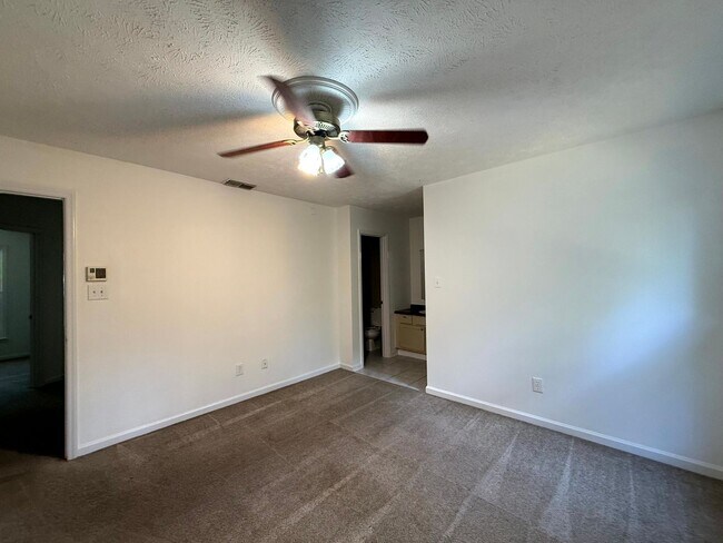 Building Photo - 5481 Landview Pl