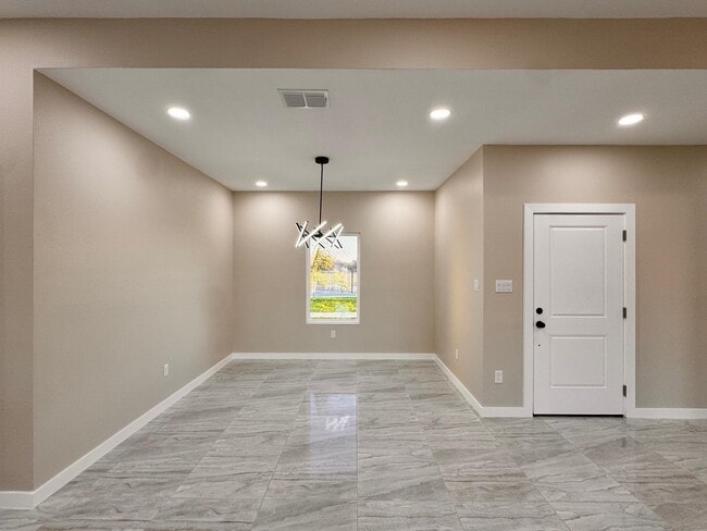 Building Photo - 6702 El Bosal Ln