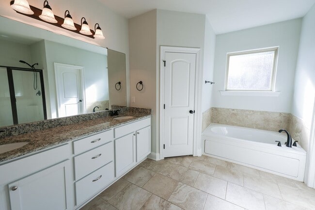 Building Photo - Beautiful 3 bedroom/2 bathroom in Willow Heights