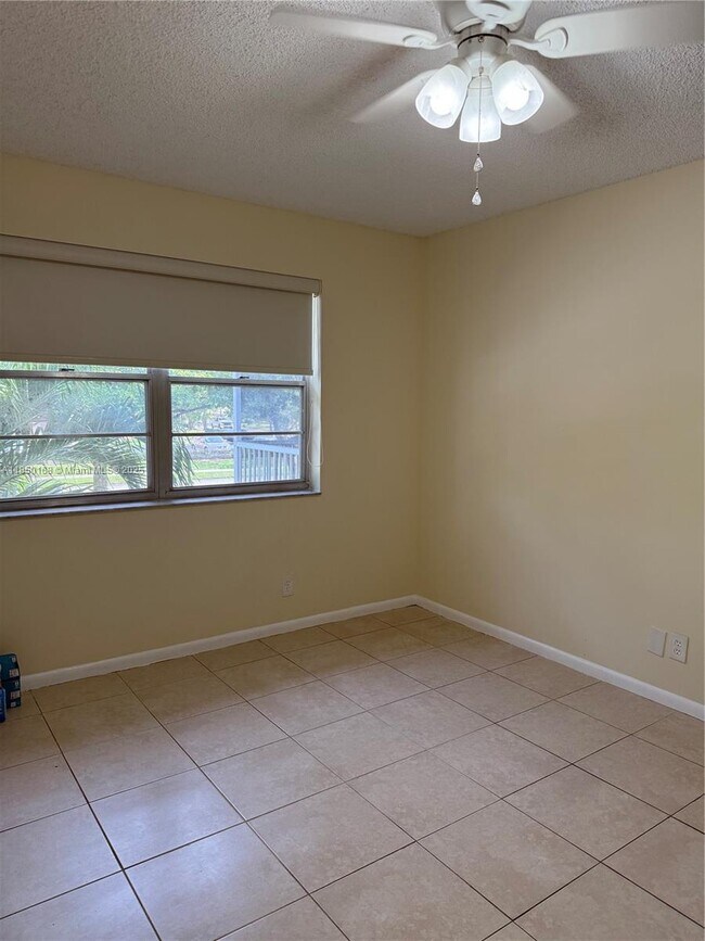 Building Photo - 2710 Forest Hills Blvd