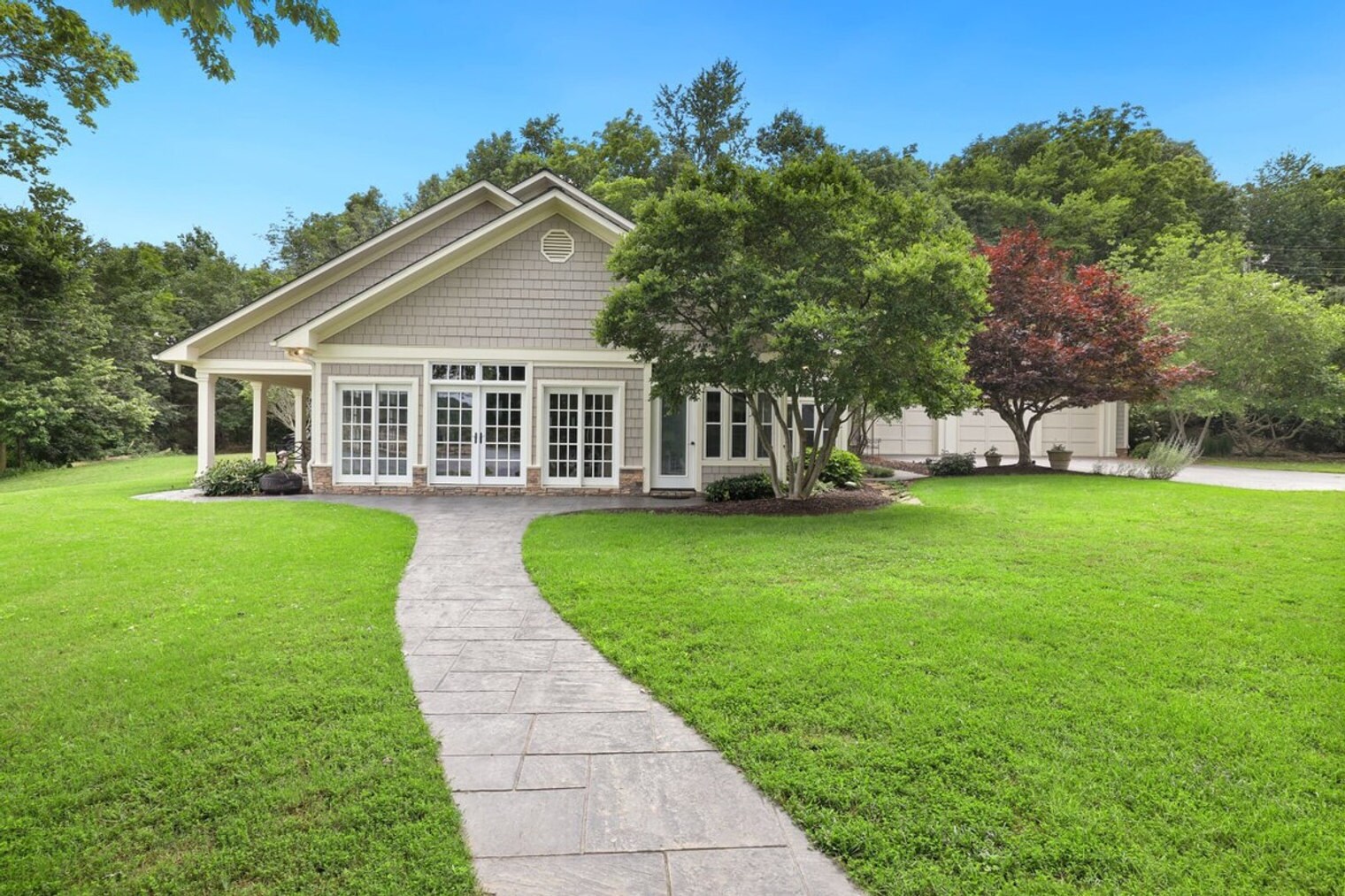 Building Photo - 18440 Ponderosa Dr