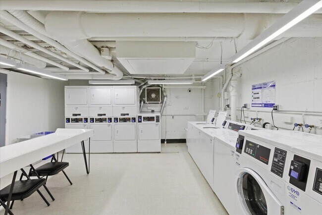 Building Photo - 1200 S Arlington Ridge Rd