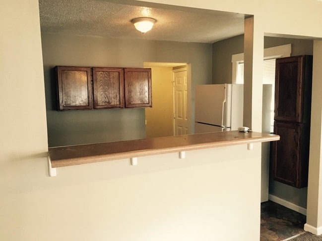 Building Photo - 4022 E 68th Terrace