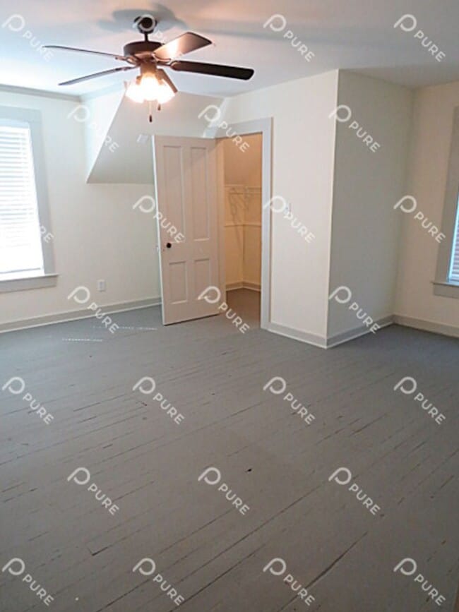 Building Photo - 3305 Bradley St SW