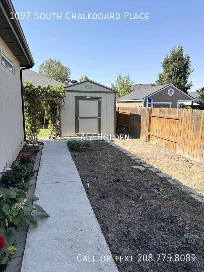 Building Photo - 1097 S Chalkboard Pl