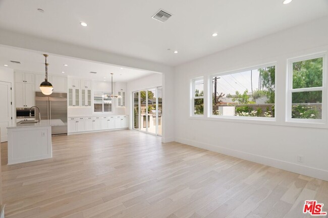 Building Photo - 12470 Lucile St