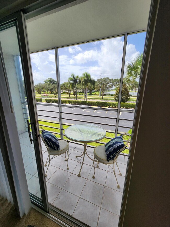 Building Photo - 106 Suffolk C