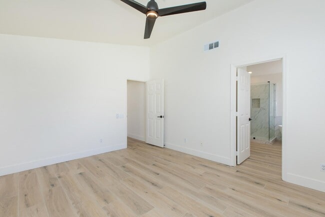 Building Photo - 23554 N 73rd Pl