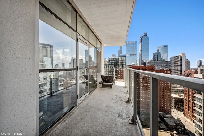 Building Photo - 303 W Ohio St