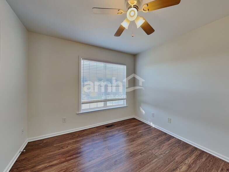 Building Photo - 2405 Joshua Ln