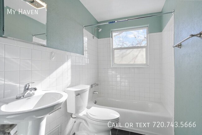 Building Photo - 2300 W 39th Ave