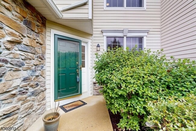 Building Photo - 104 Briar Ct