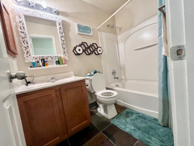 Building Photo - 24707 Maple Crest