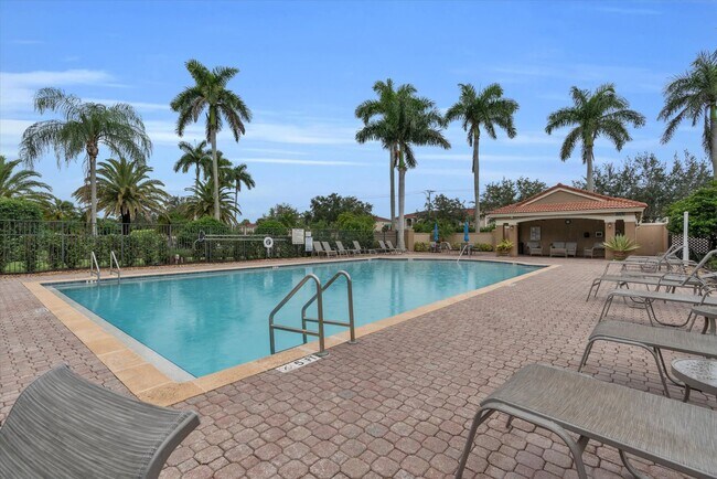 Building Photo - ***ANNUAL UNFURNISHED***NOW AVAILABLE***NO...