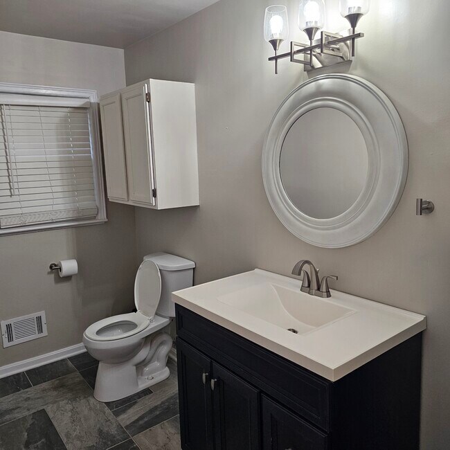 Building Photo - 4403 Estate Dr