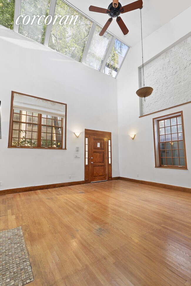 Building Photo - 124 Waverly Pl