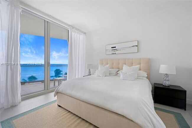 Building Photo - 16901 Collins Ave