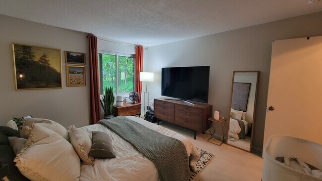 Building Photo - 1859 Yuma Ln N