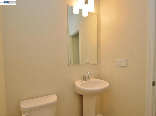 Building Photo - 5683 Melodia Cir