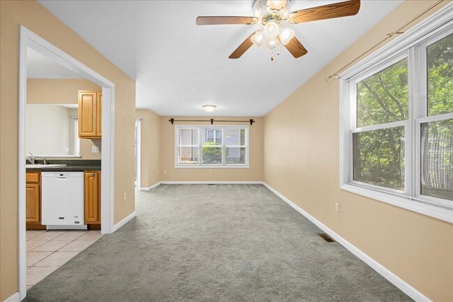 Building Photo - 116 Weatherstone Dr