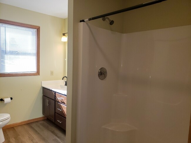 Building Photo - 1323 W Main St