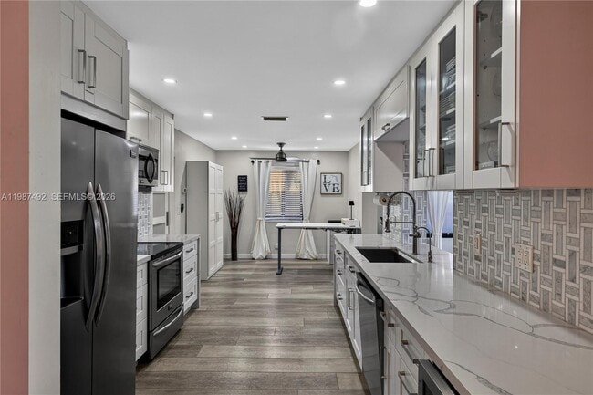 Building Photo - 371 SE 3rd St