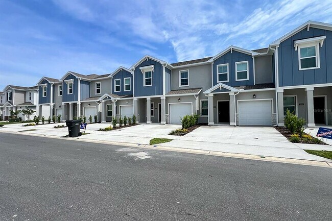 Building Photo - 2607 Skyline Lp