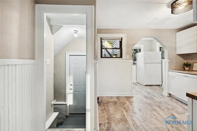 Building Photo - 4422 Overland Pkwy