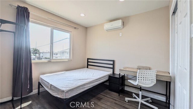 Building Photo - 1299 W 37th Dr