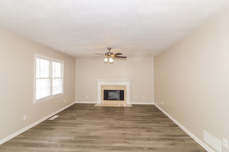 Building Photo - 1484 Yorktown Dr NW